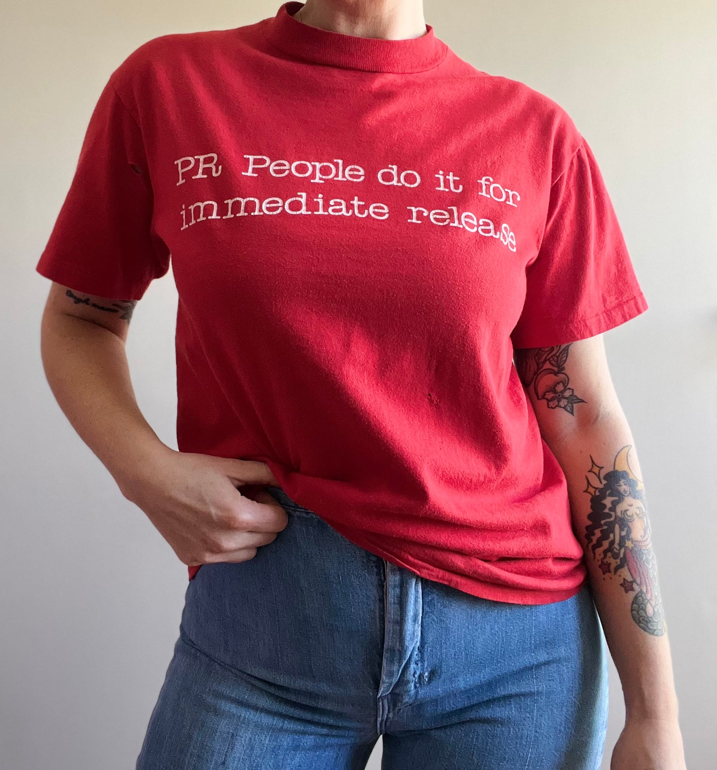 1980's 'PR People do it for immediate release' tee M