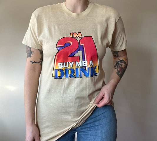 1980s "I'm 21 Buy Me a Drink" tee M